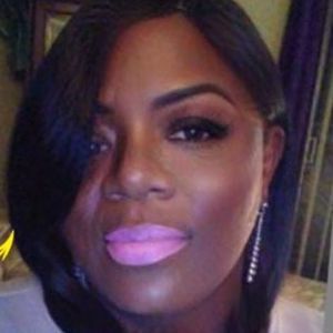 Meet your Posher, Dee dee